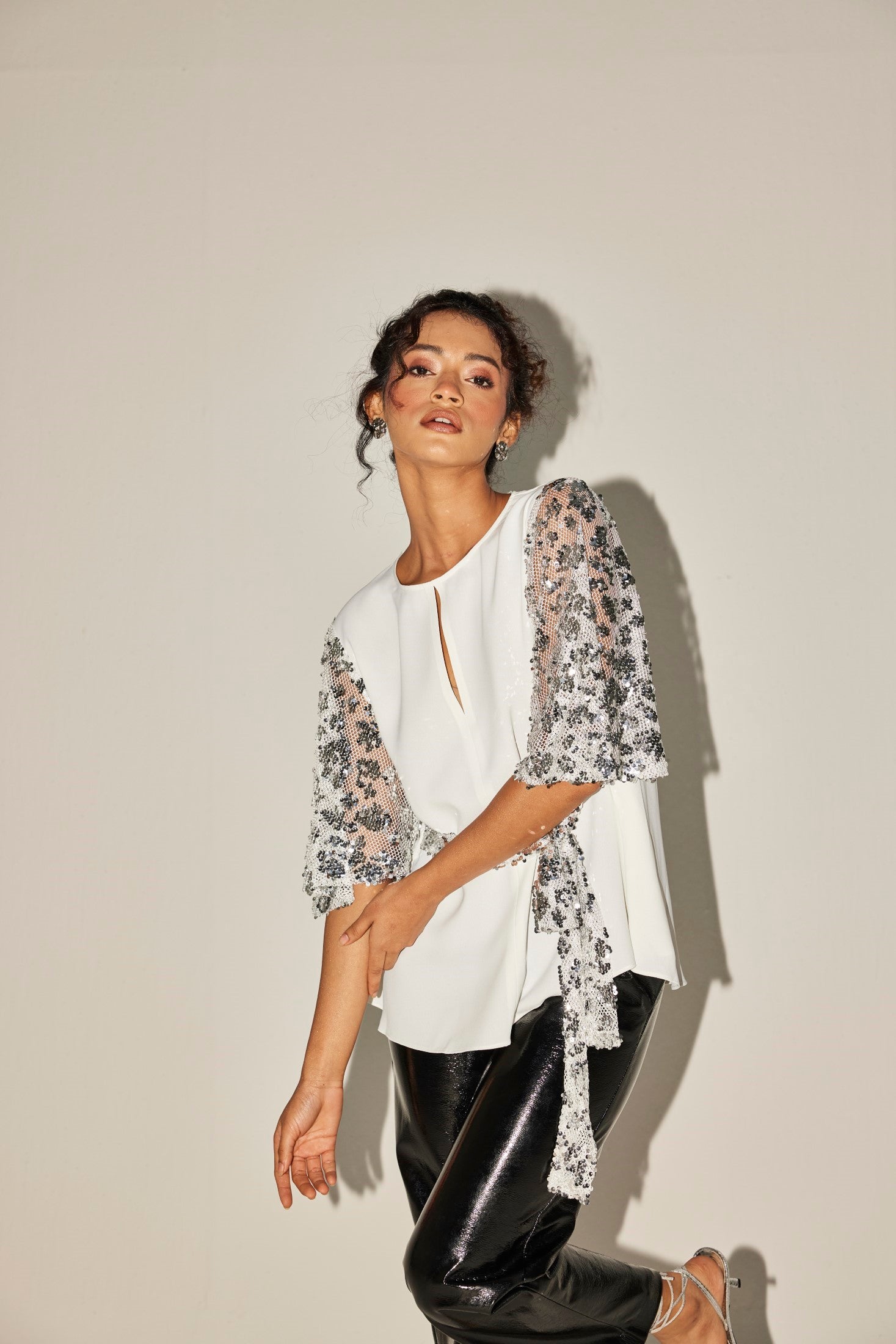 THE WHITE YALE TOP