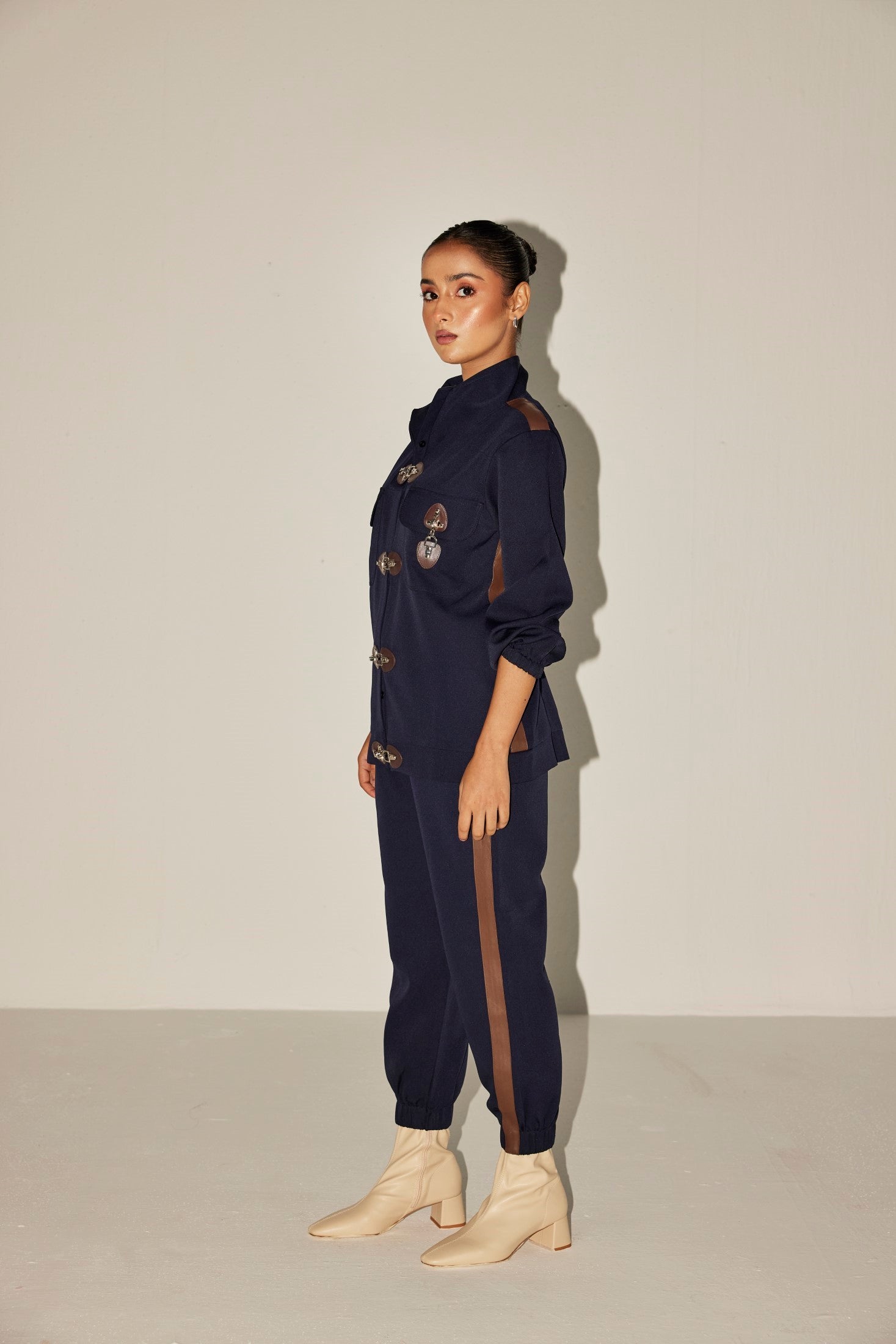 NAVY BLUE TRACK SET WITH BUCKLES