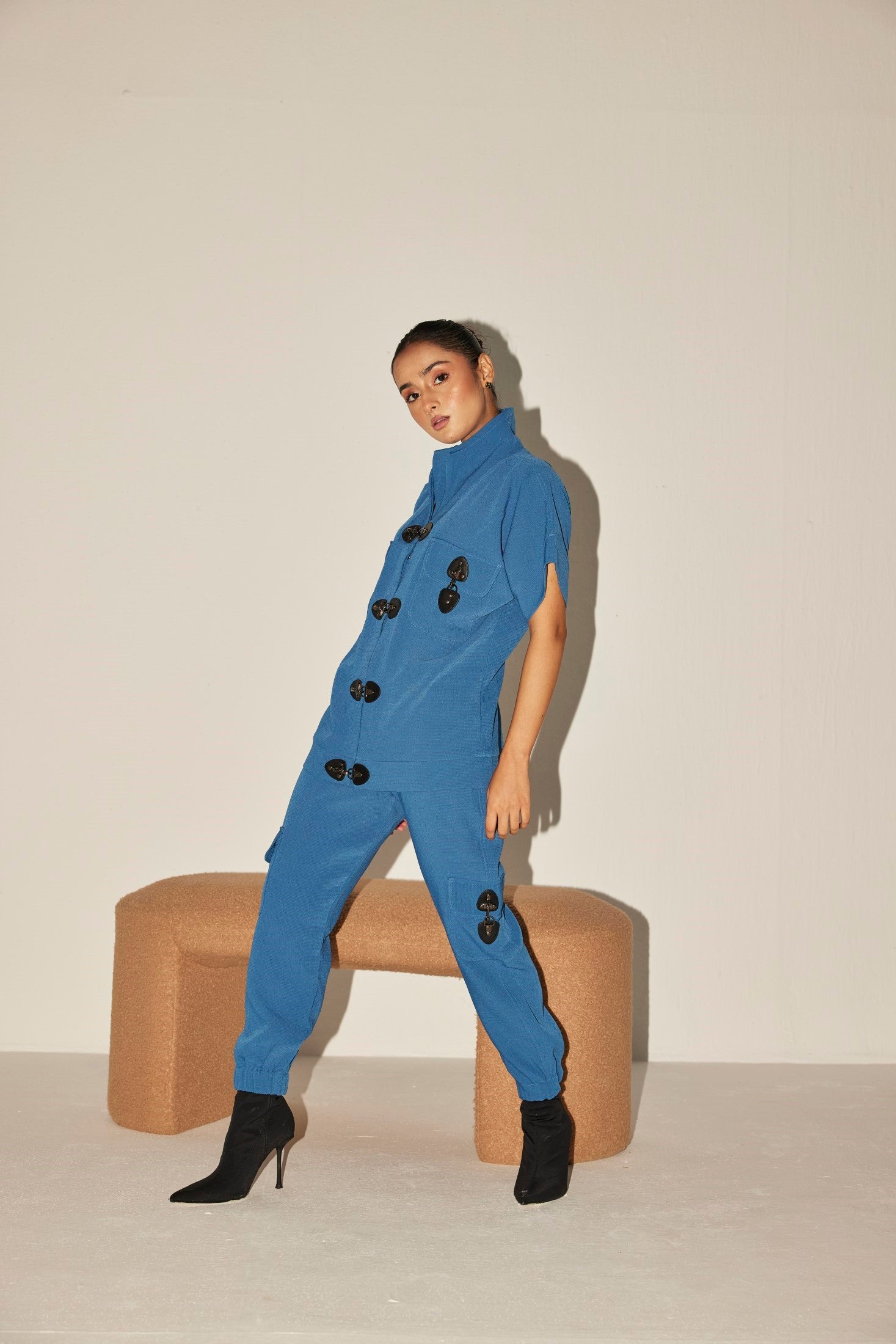 OCEAN BLUE TRACK SET WITH BUCKLES