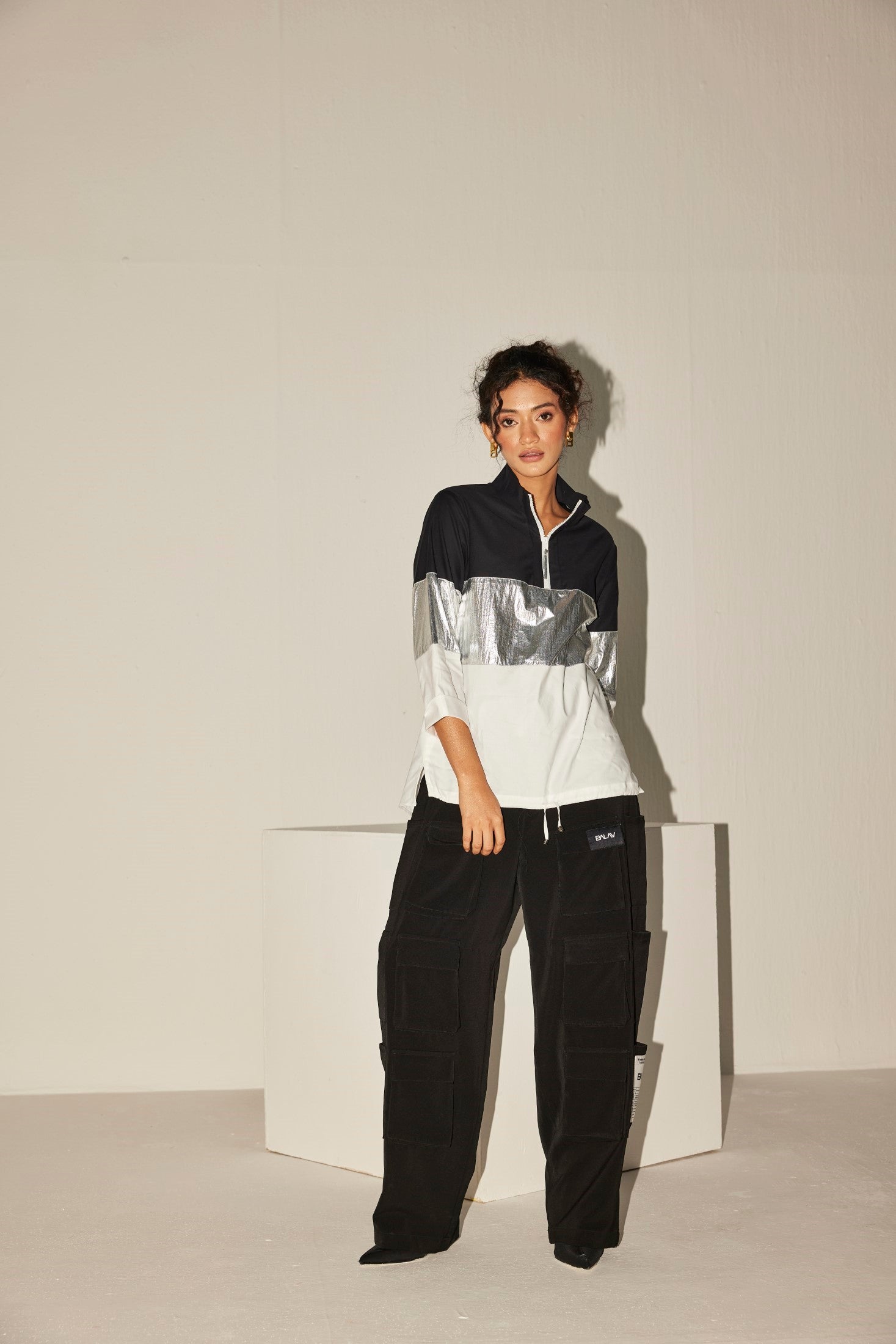 THE MOONCREST TOP