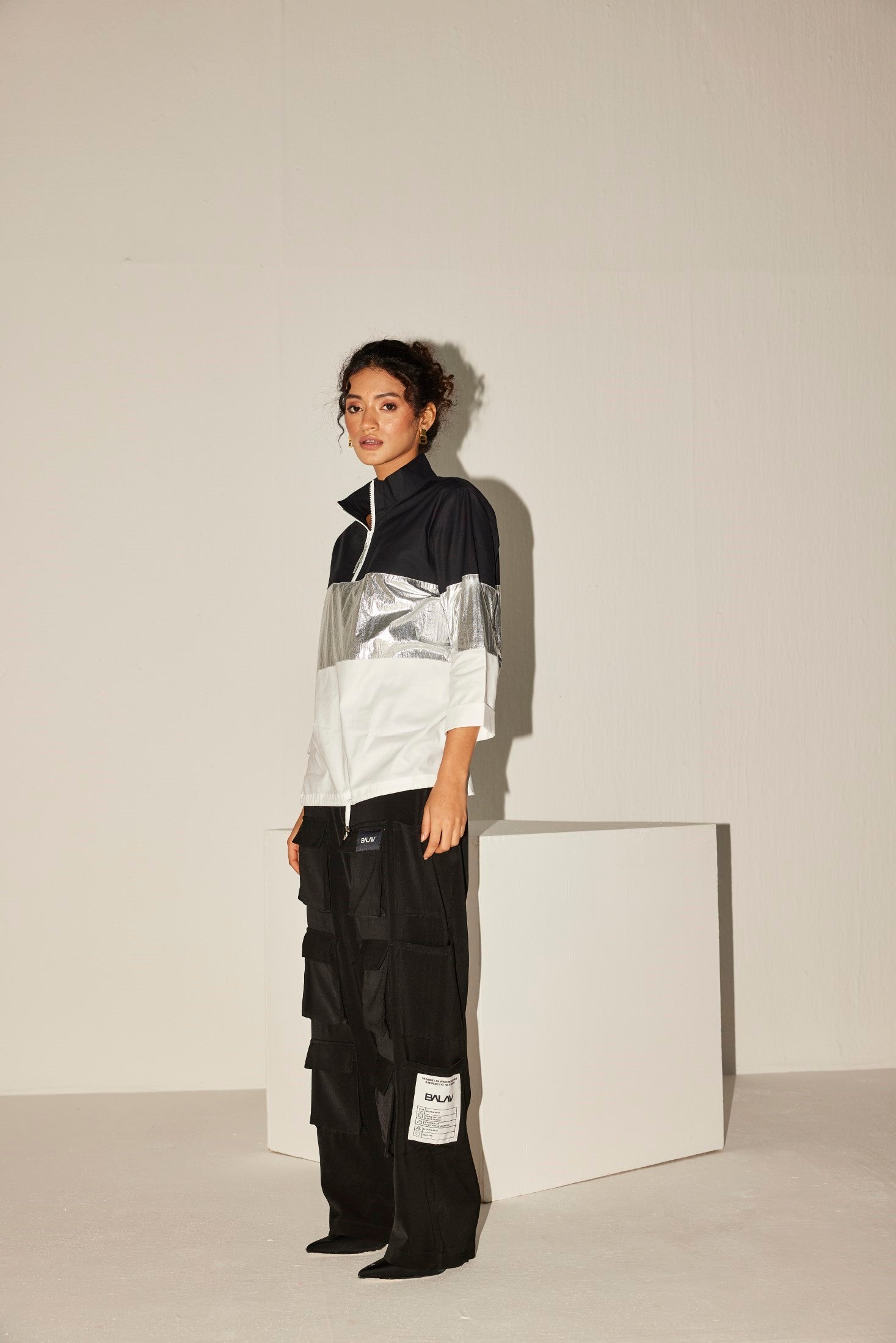 THE MOONCREST TOP