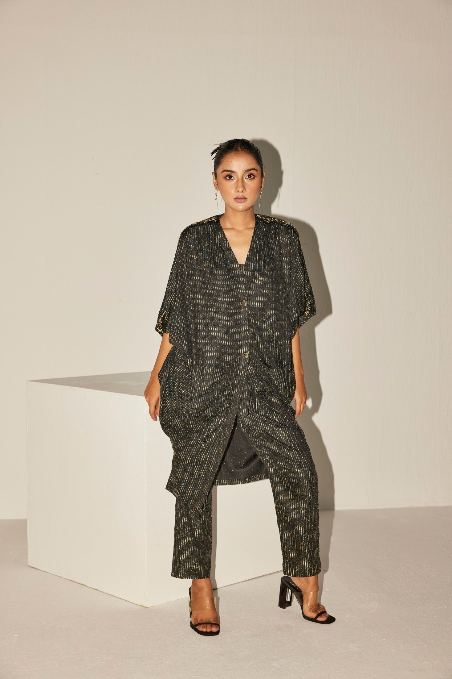 THE BLACK KIMONO SET